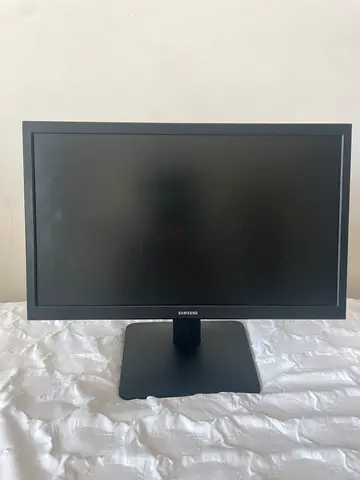 Samsung 24-inch LED Monitor - Perfect Condition