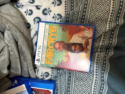 Far Cry 6 (PS5) - Complete Case and Disc
