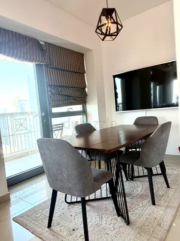 Table with 4 chairs