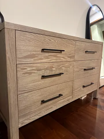 6-Drawer Wooden Dresser / Chest in Light Grey Oak Finish
