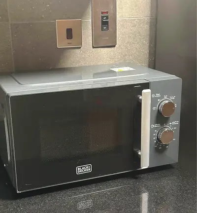 Black+Decker Compact Microwave Oven - Good Working Condition