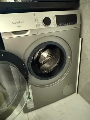 Siemens iQ 300 front load washing machine - excellent working condition