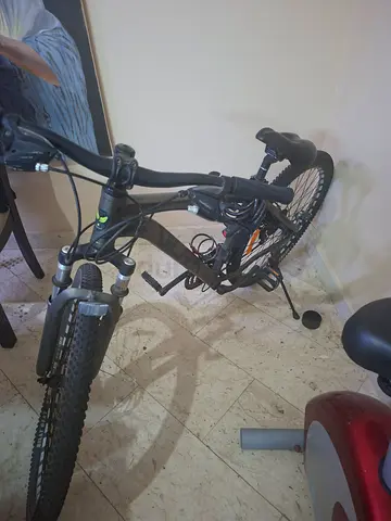 Used Mens Mountain Bike - Greay Condition