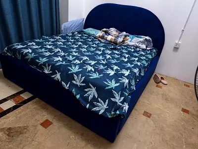 King Size Bed  Medicated Mattress – Like New (5 Months Old)