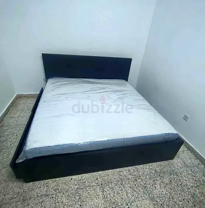 IKEA malam king‑size bed (180 × 200 cm) with 2 storage drawers and an IKEA mattress ✨