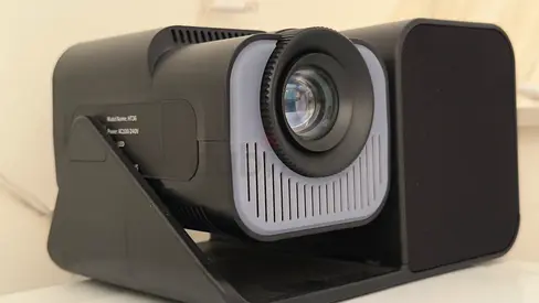 Portable Home Projector – Good Working Condition 6 months used