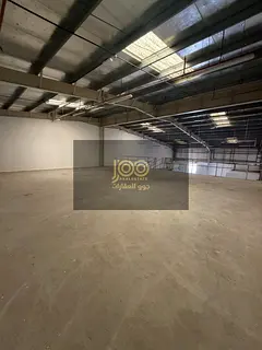 Annual Warehouse Mezzanine Showroom for Rent in Umm Al Thuoob Umm Al Quwain with Spacious Layout