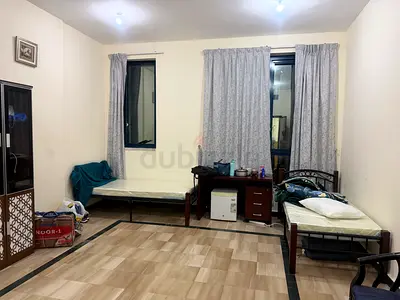 Furnished Bed Space Available for single executive bachelor.