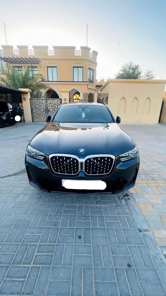 BMW X4 2022 — photo 1 of 11