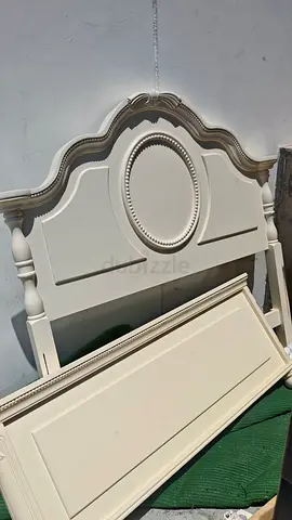 White Vintage-Style Wooden single Bed Good Condition