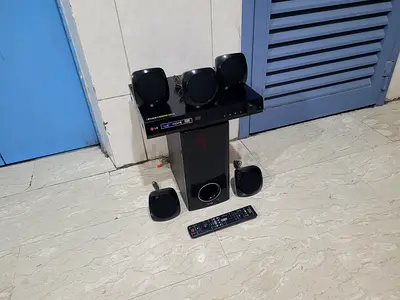 LG 5.1ch (Bluetooth, Aux in) Home Theatre Sound System in excellent working condition