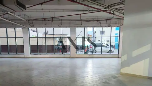 High Visibility Shop | Excellent Location I Vacant