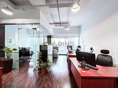 FULLY FITTED | CLOSE TO METRO | VACANT