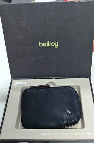 Bellroy small leather zip coin wallet - black (like new)