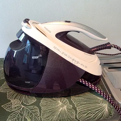 Philips PerfectCare Elite Plus Steam Generator Iron