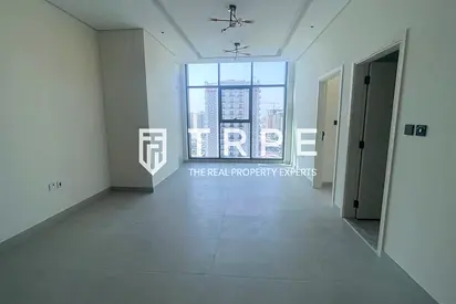Community View | Vacant | Close to Metro
