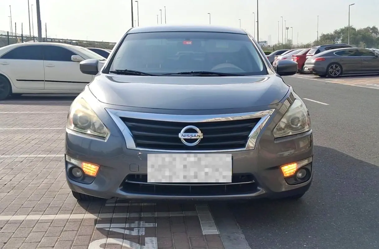 Nissan Altima 2015 — photo 1 of 8