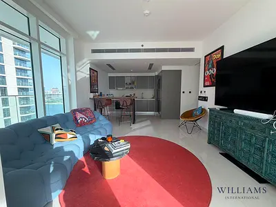 UNFURNISHED | PRIVATE BEACH | NATURAL LIGHT