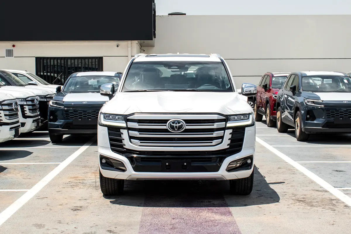 Toyota Land Cruiser 2025 — photo 1 of 18