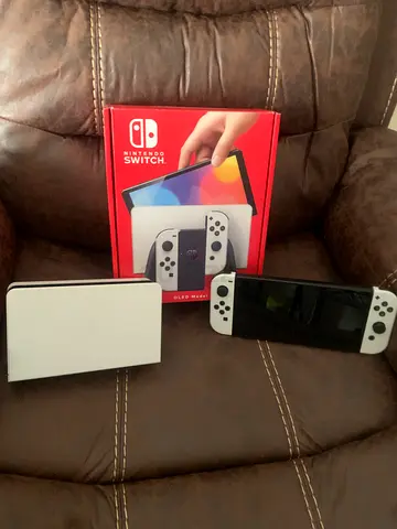 Nintendo Switch OLED (White) with Dock - Excellent Condition