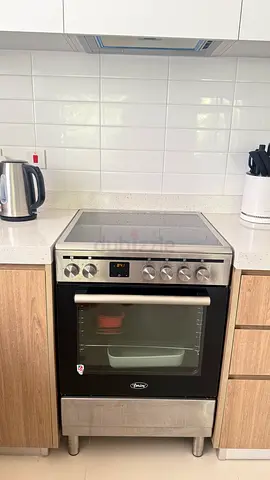 Freestanding Terim Electric Stove with Oven — Good Working Condition