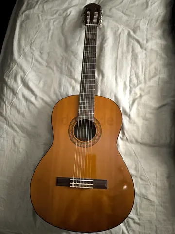 Yamaha Classical Guitar, Brown - C40 - Good Condition