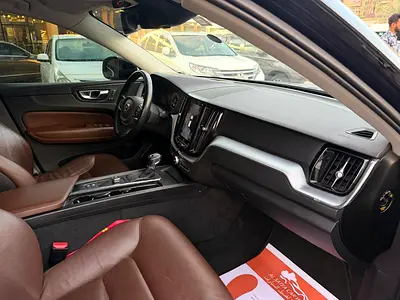 صورة 10 لـ 2020 Volvo XC60
