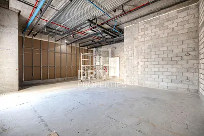Exclusive | Vacant and Spacious | Canal View