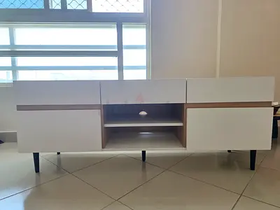 TV Table with 5 Drawers and Storage – First Owner, Bought New, Excellent Condition