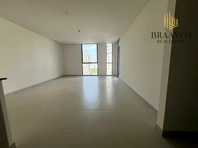 PARK & POOL VIEW | SPACIOUS | CHILLA FREE