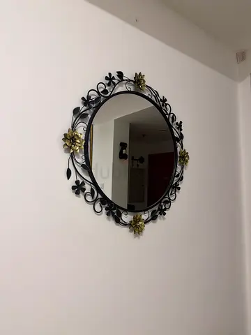 Wall mirror