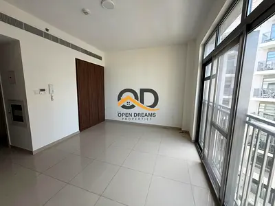 Big Size Studio with Built-in Wardrobes in Uptown