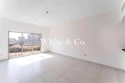 AVAILABLE END OF MAY | 3 baths | MODERN