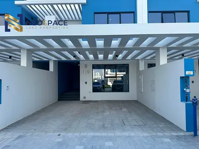 BRAND NEW | SINGLE ROW | READY | PARK FACING