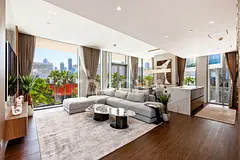 Fully Renovated | Brand New | Ain Dubai view