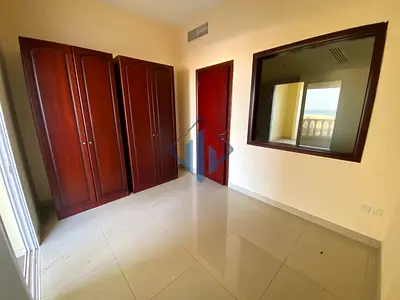 Hot price for bigger unit-Sea View-Vacant-Clean