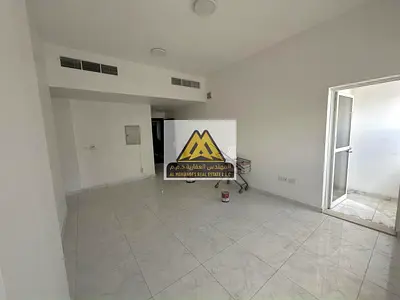 شقة غرفة وصالة بموقع مميز في النعيمية 1 عجمان مع بلكونة وخزائن حائط وقريبة من المدارس والأسواق وسهولة الوصول للشارقة ودبي