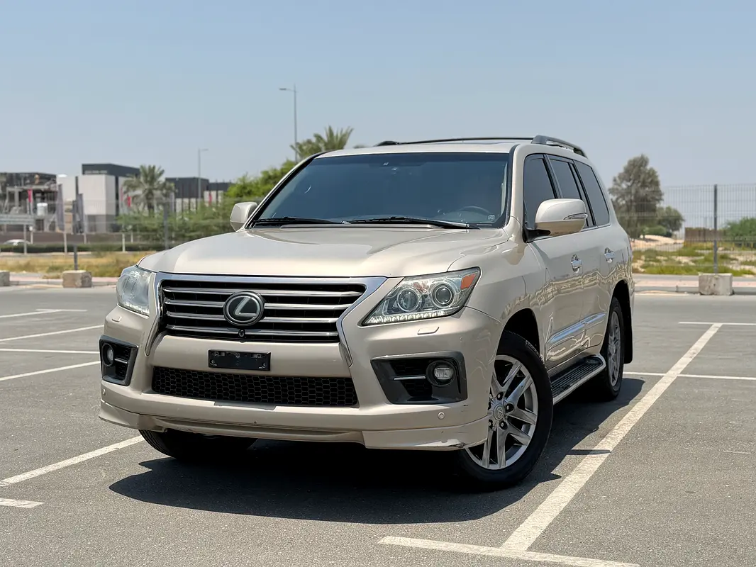 Lexus LX-Series 2014 — photo 1 of 16
