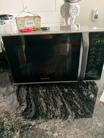 Panasonic Countertop Microwave in Good Condition