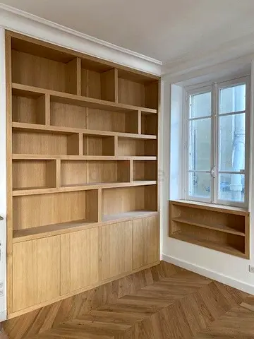Built-in Oak Bookshelf Unit with Lower Cabinets