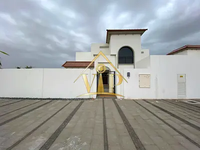 Corner- Single Row Unit | Unique- Prime Location | Huge Size Villa