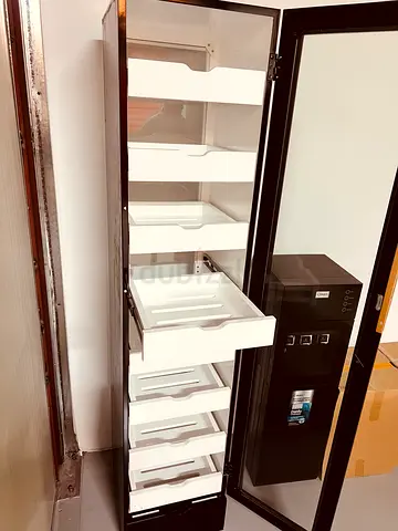 Cabinet drawer