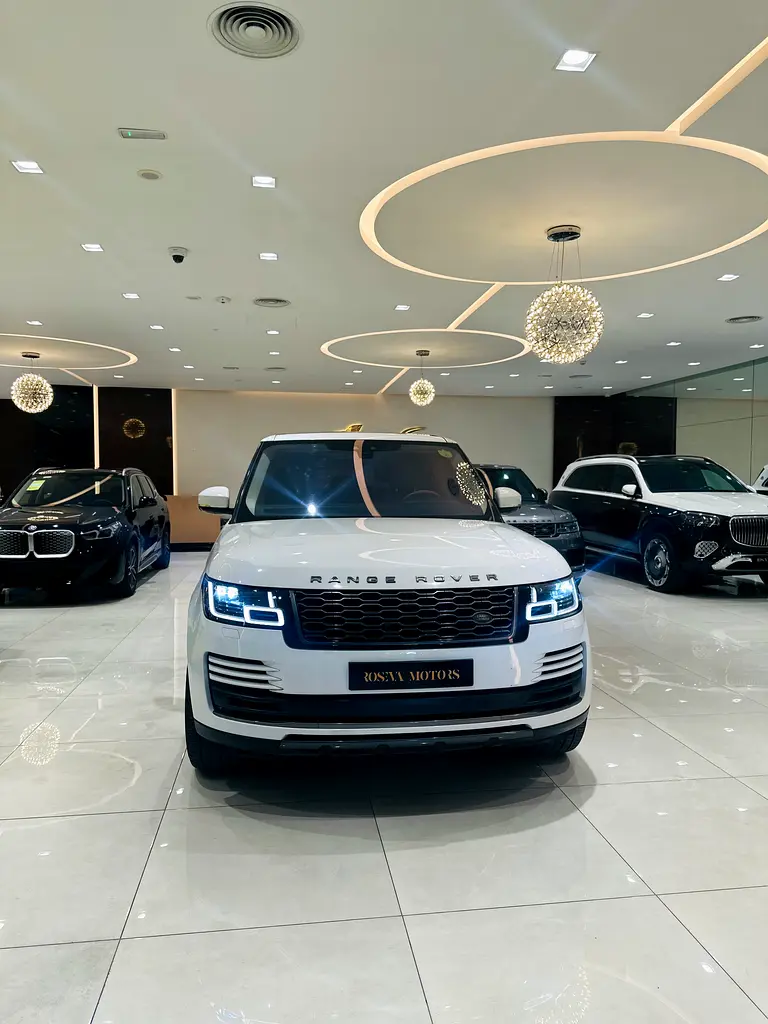 Land Rover Range Rover 2018 — photo 1 of 17