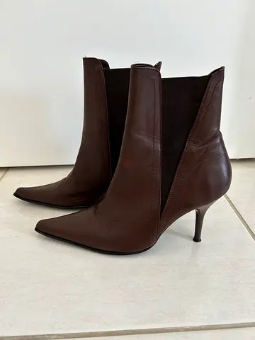 Boots size 37.5