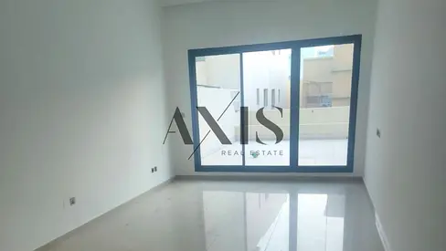 Bright & Spacious | Near Metro Access I Ready to Move In