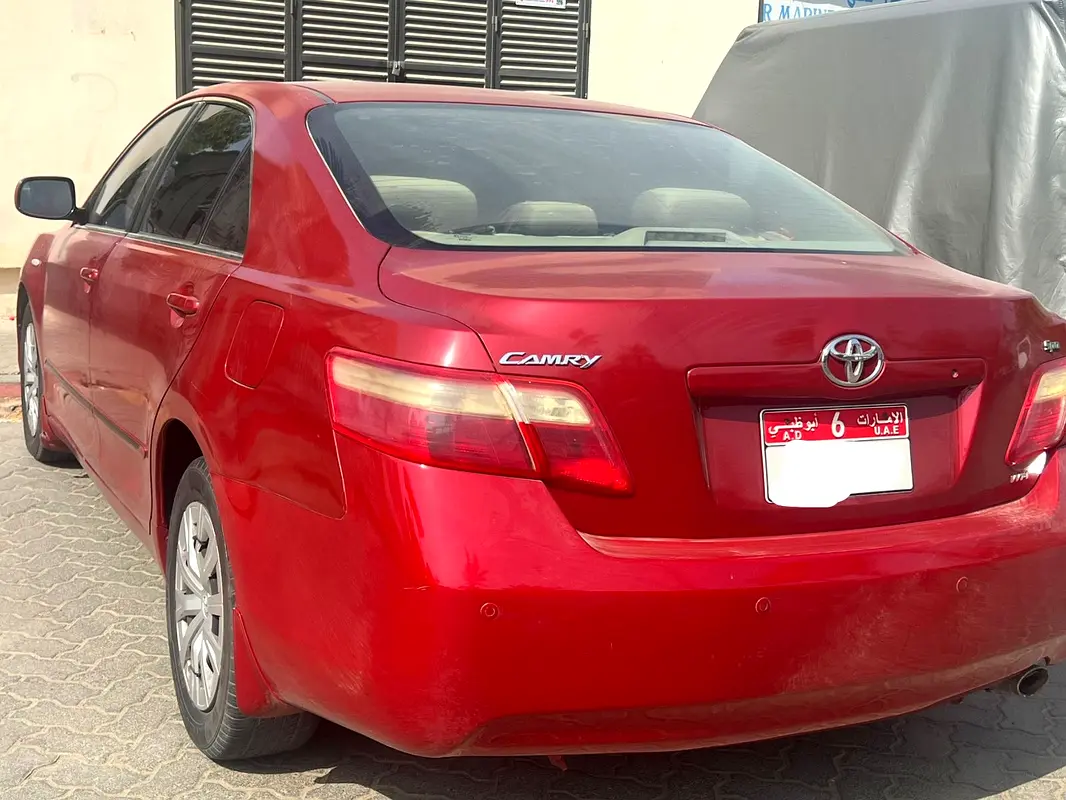 Toyota Camry 2009 — photo 1 of 4