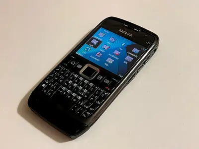 Nokia E71