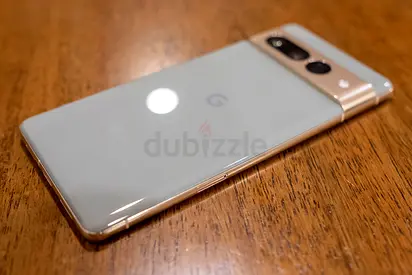 LOOK LIKE BRAND NEW Google Pixel phone (SIM LOCK. PIN DOT )- good condition.... NEAT AND CLEAN