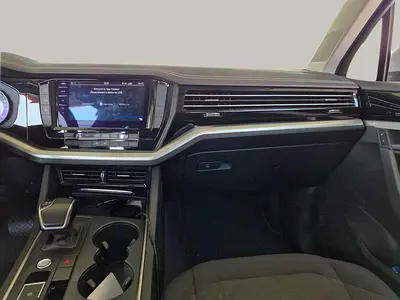 صورة 11 لـ 2021 Volkswagen TOUAREG