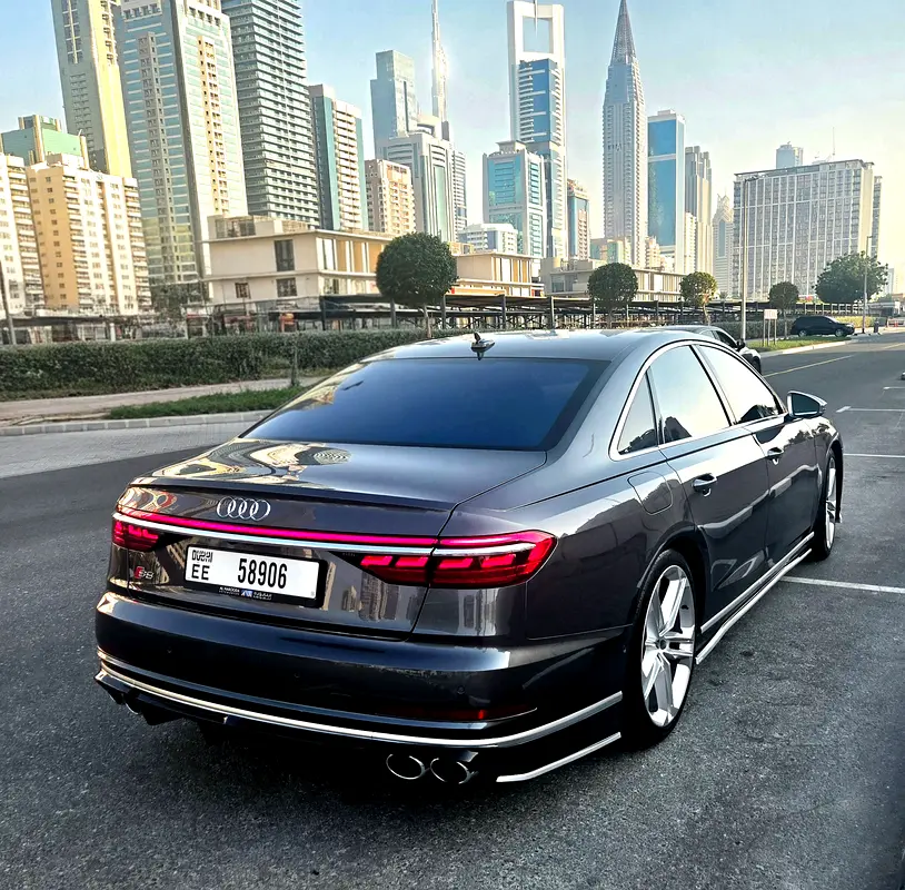Audi S8 2021 — photo 1 of 14